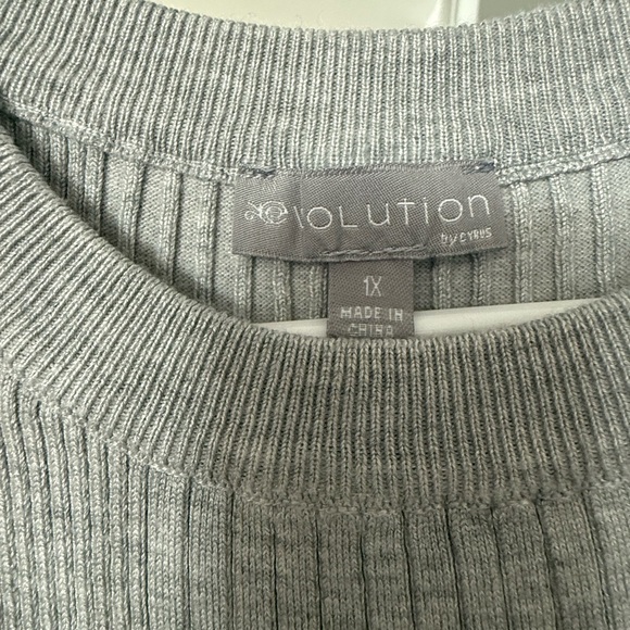 Sleeveless Ribbed Knit Tank Top - Light Gray - Picture 3 of 3